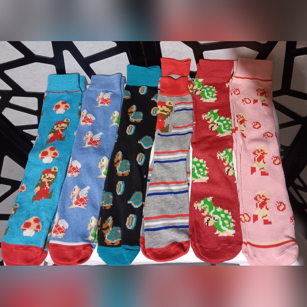 Bioworld: Super Mario Bros. Crew Socks (NWOB - Flawed) Sz. 8-12